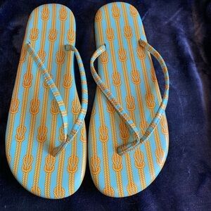 Douglas Paquette nautical knots padded flip flops